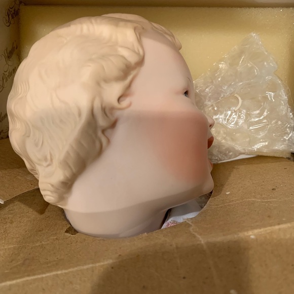 The Ashton- Drake Galleries Doll - Picture 4 of 5